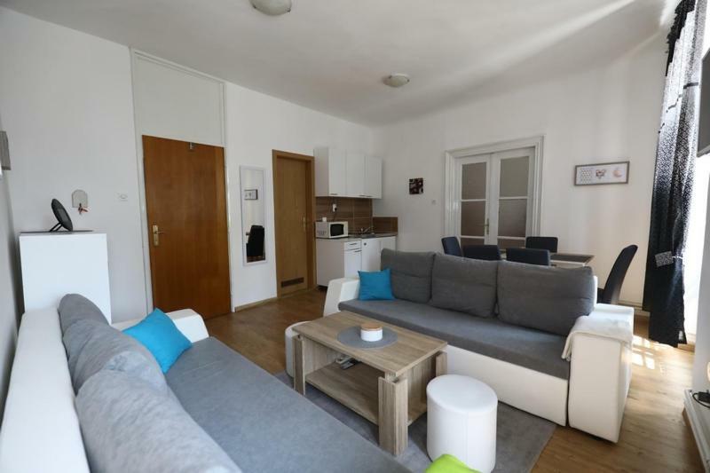 Odeon Apartment And Rooms Риека Экстерьер фото