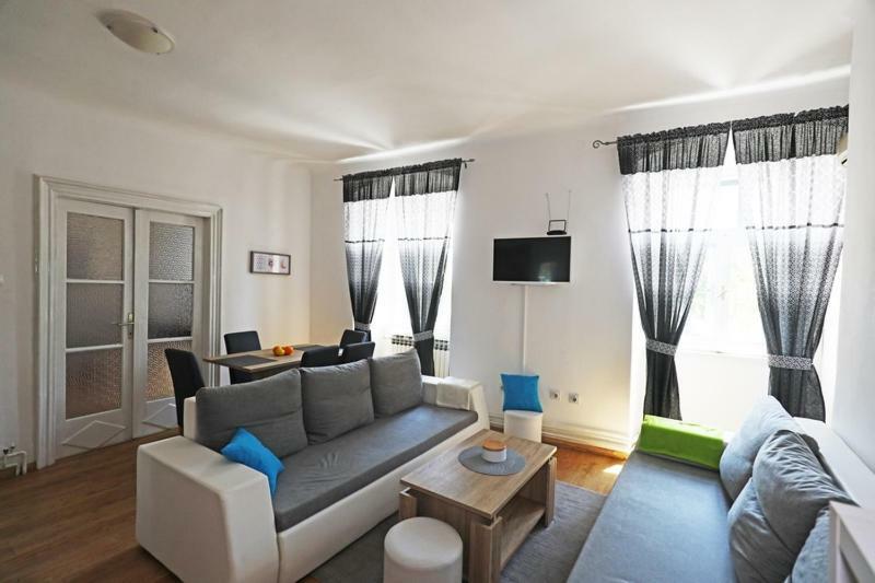 Odeon Apartment And Rooms Риека Экстерьер фото